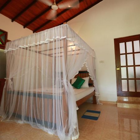 Thambara Villa Unawatuna Extérieur photo