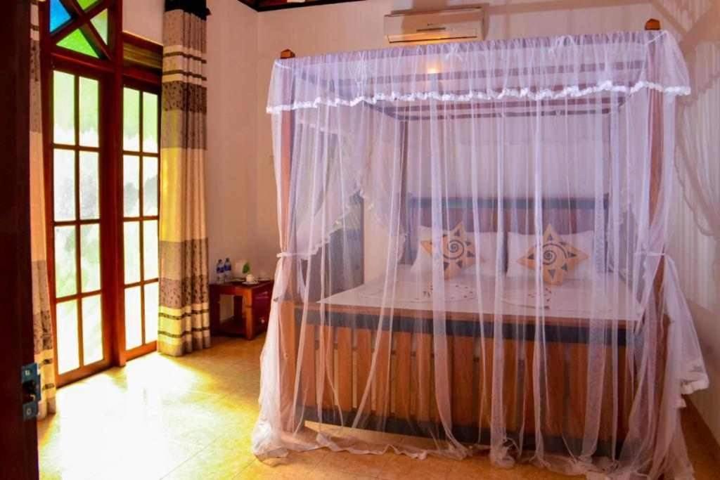 Thambara Villa Unawatuna Extérieur photo