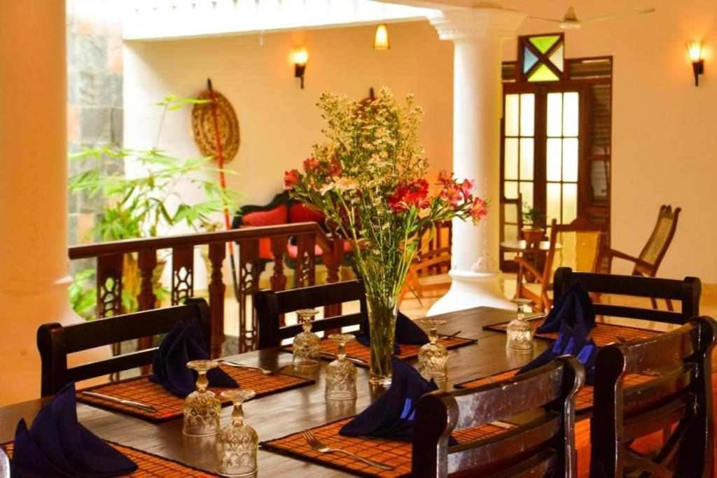 Thambara Villa Unawatuna Extérieur photo