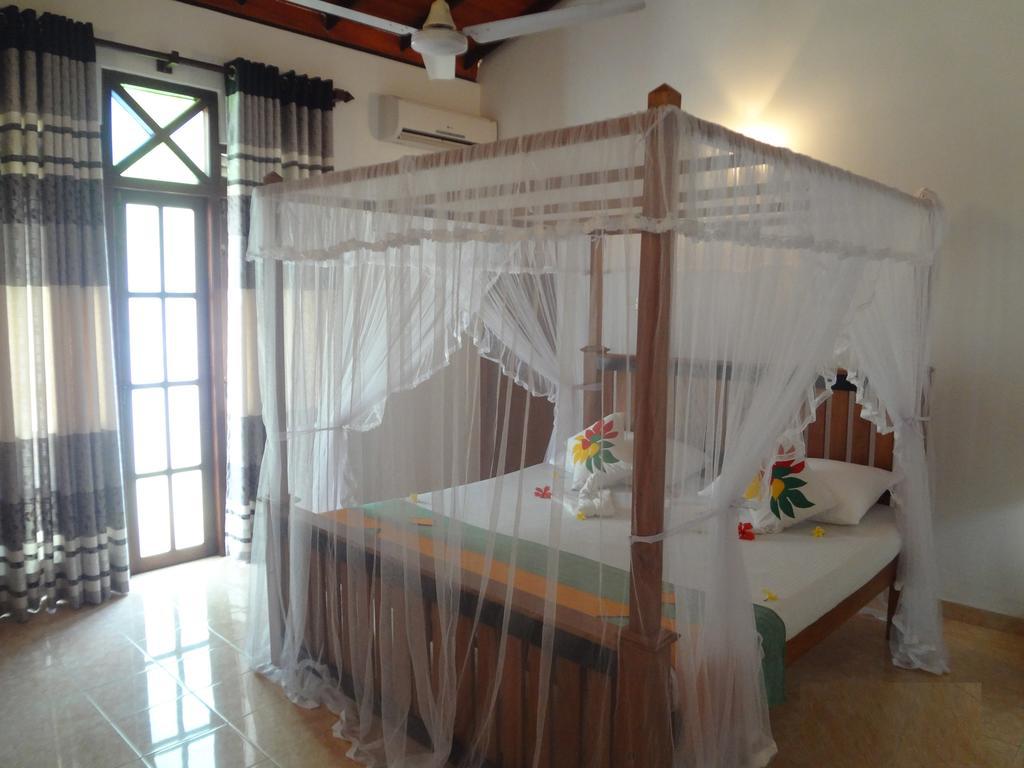 Thambara Villa Unawatuna Extérieur photo