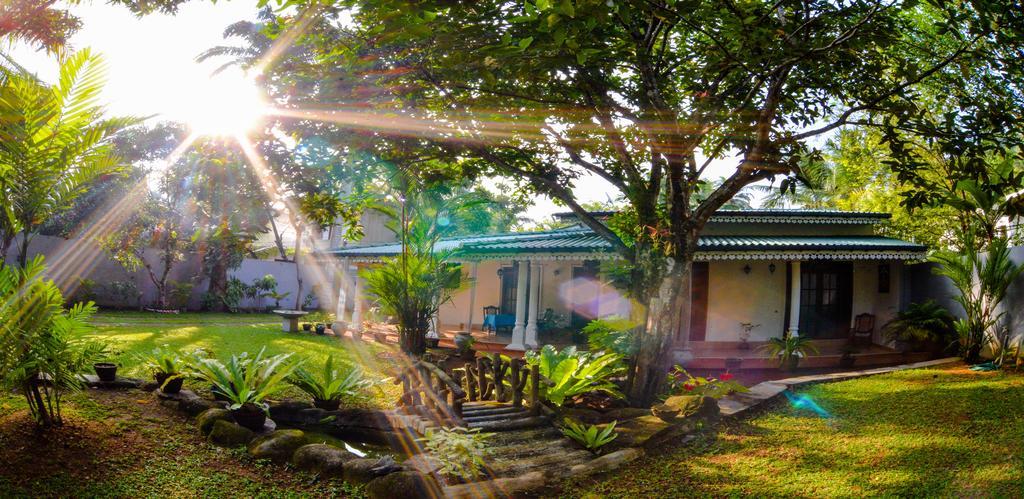 Thambara Villa Unawatuna Extérieur photo