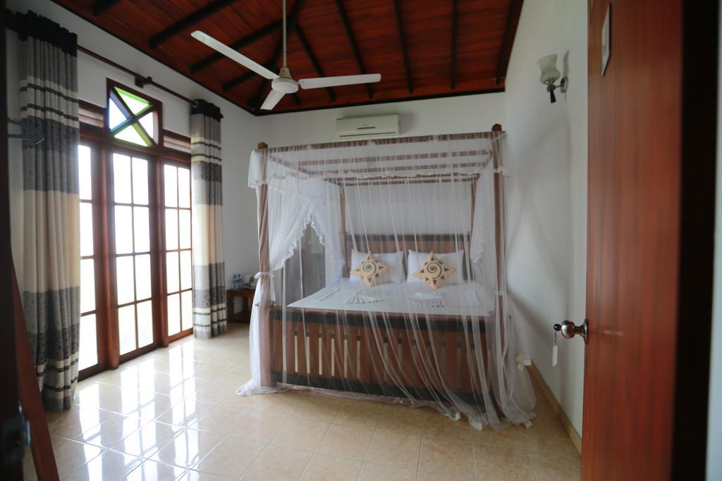 Thambara Villa Unawatuna Extérieur photo