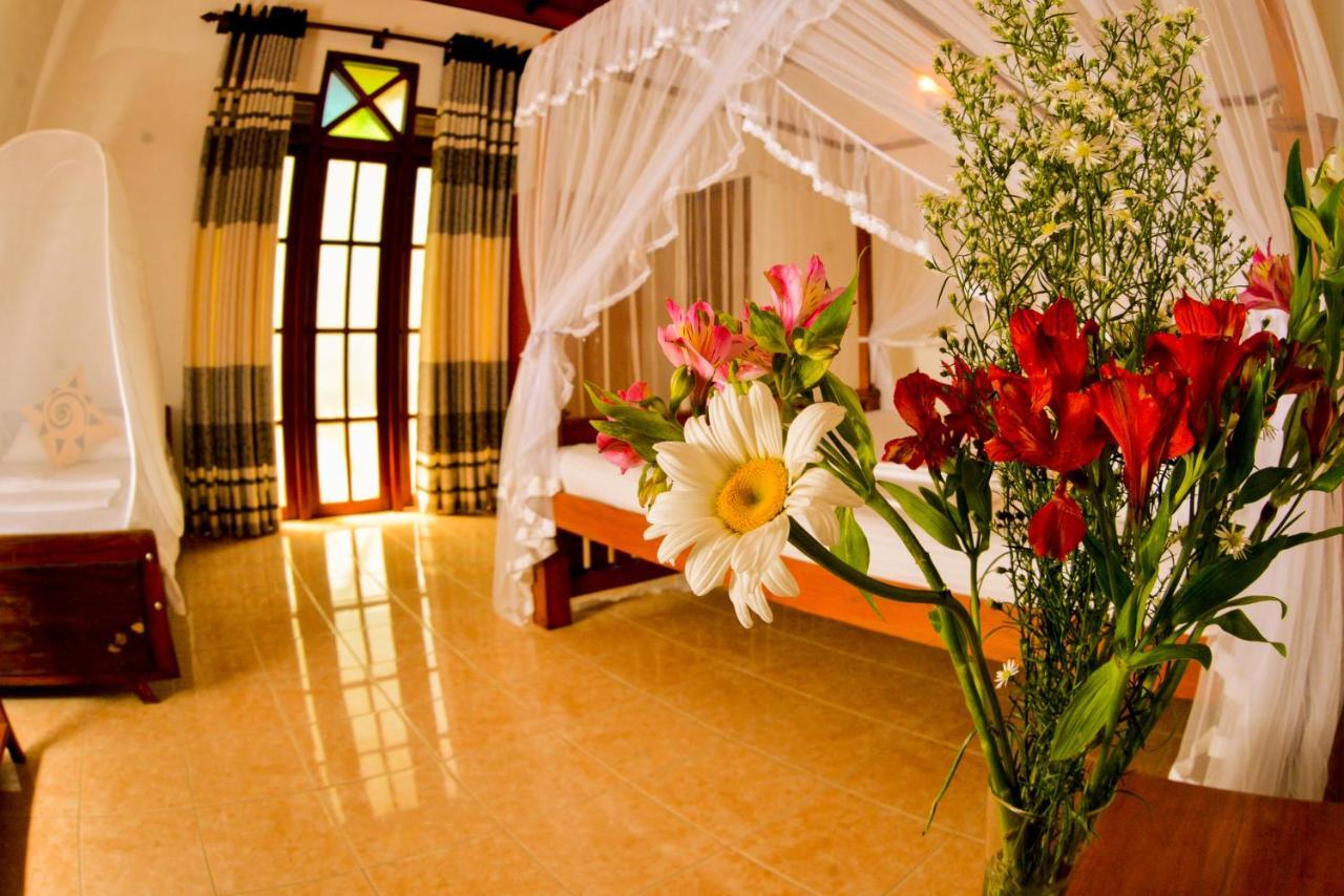 Thambara Villa Unawatuna Extérieur photo